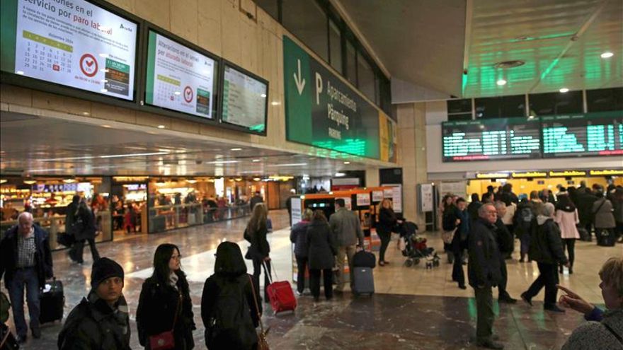 Fomento fija unos servicios mínimos entre el 20 % y el 75 por ciento para la huelga en Renfe