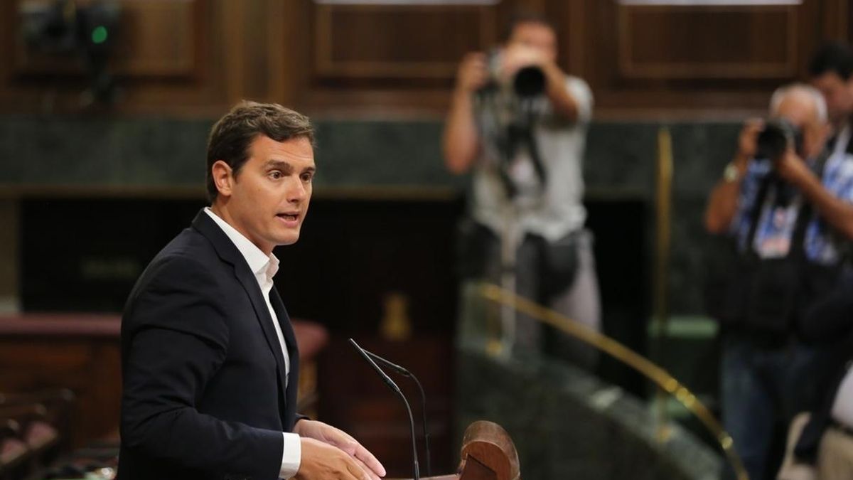 Rivera anuncia ante Rajoy que el lunes presentará su ley para limitar los mandatos políticos