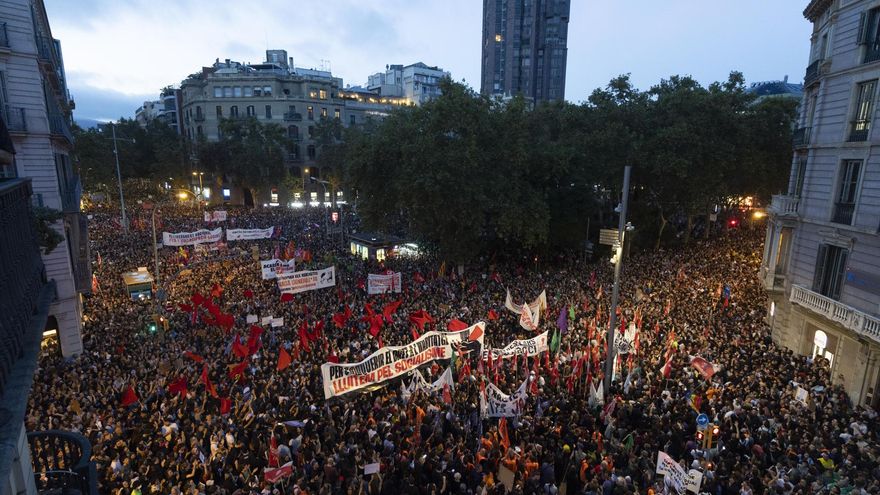 El centro de Barcelona acoge este lunes una manifestación por el derecho a la vivienda