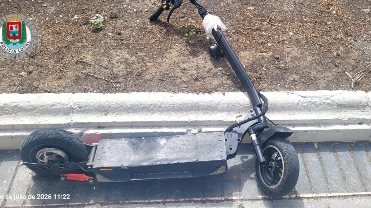 Herida una mujer tras la colisión entre un patinete y una guagua en Gran Canaria