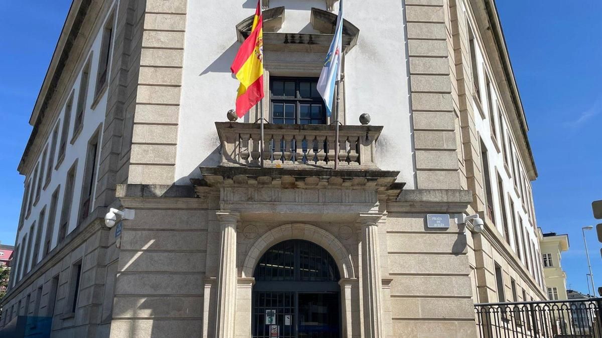 La Audiencia de Lugo rebaja la pena a la madre que prostituyó a su hija menor y le pegaba por llorar durante las violaciones