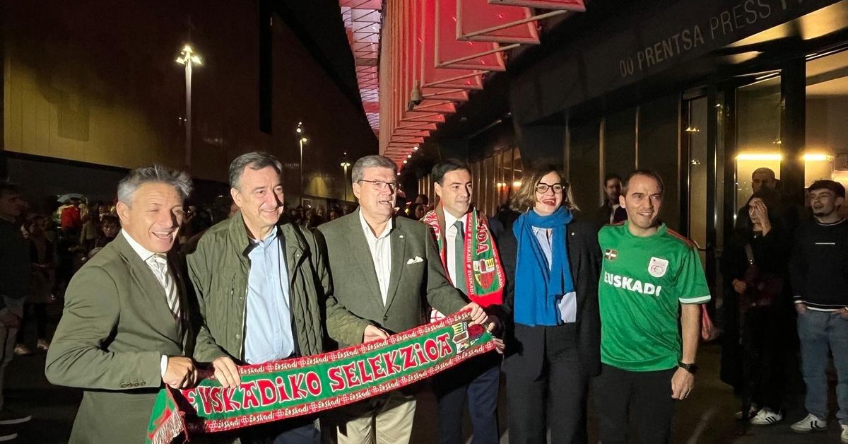 Y una ministra de España presidió el partido de la selección vasca: el gran simbolismo político del partido contra Palestina