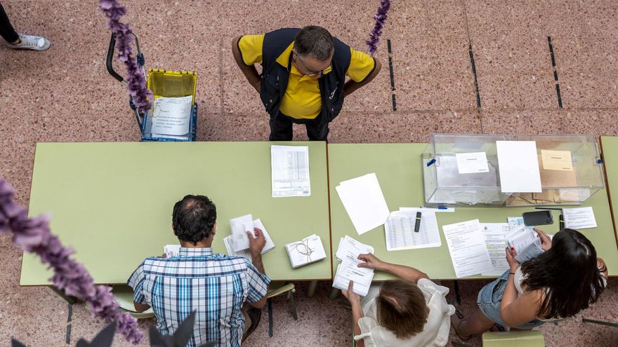 La participación en las elecciones generales a las 14.00 sube dos puntos y medio y supera el 40%