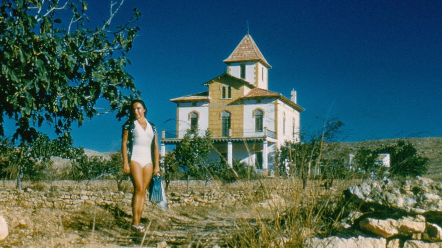 Maribel, la profesora que prefirió dejárselo todo a los jóvenes talentos de Santa Pola a hacerse rica