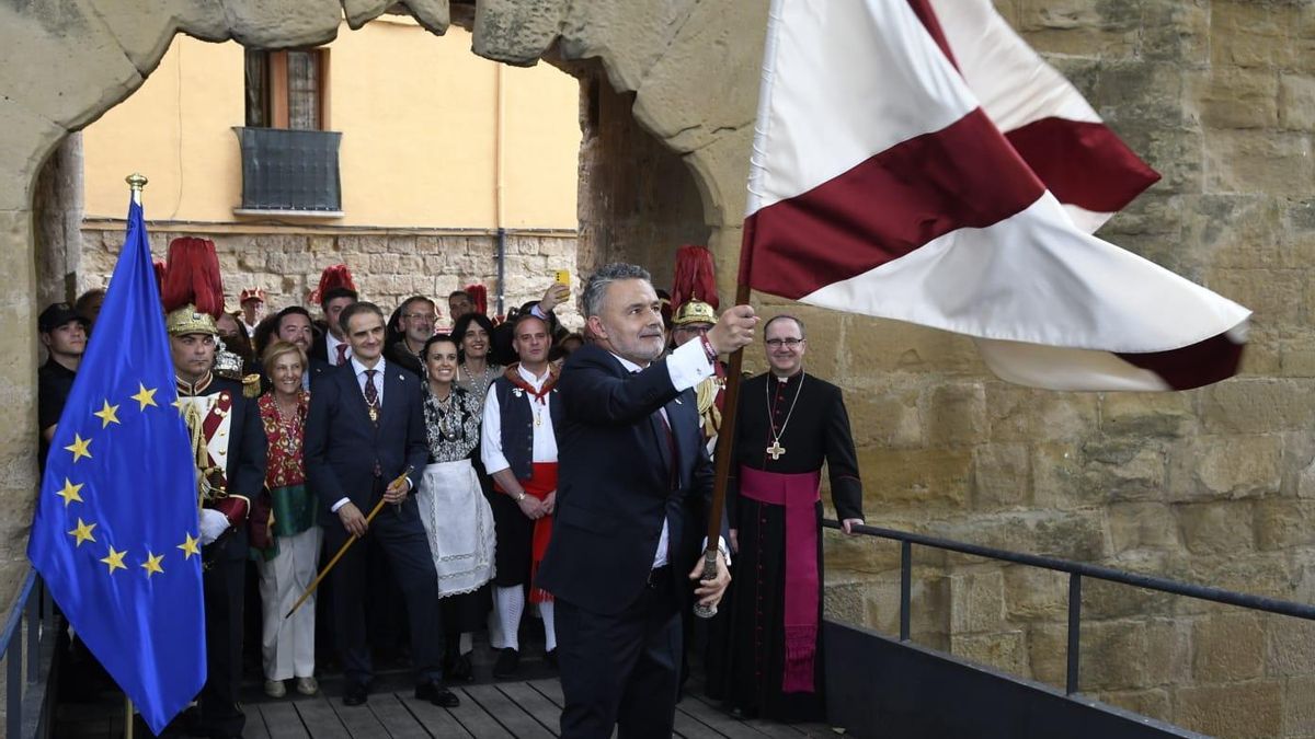 Los niños, la cultura y Europa, protagonistas de los banderazos de Conrado Escobar en San Bernabé