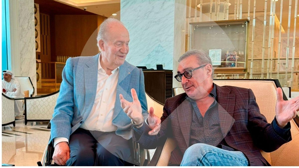 El rey emerito Juan Carlos y el comunicador Carlos Herrera.