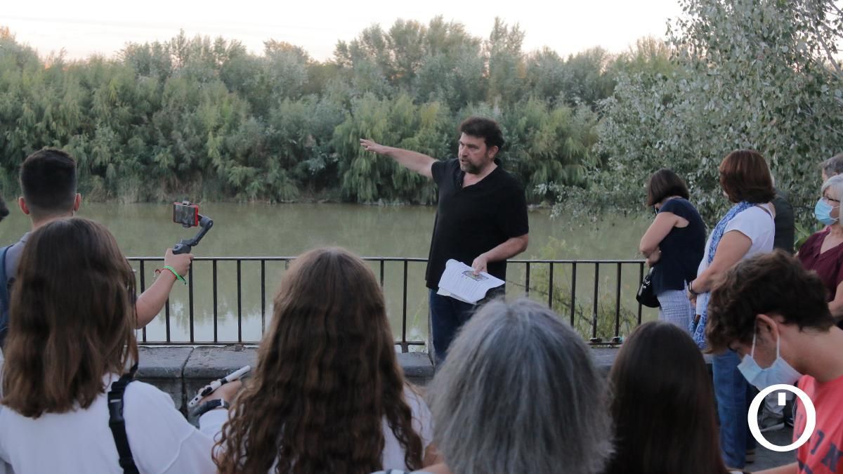 'Paseo crítico' de la plataforma 'Por un Río Vivo' por el Guadalquivir