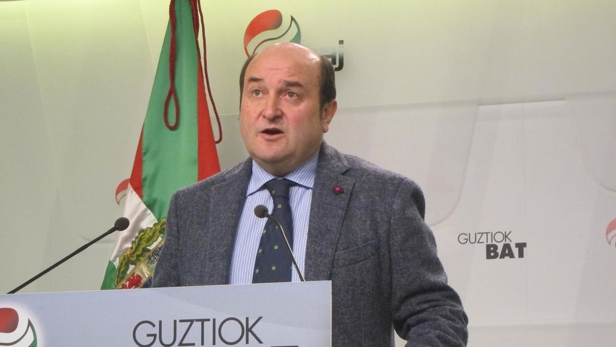 Ortuzar acusa a EH Bildu de dar un "giro españolista" a sus listas electorales y a sus propuestas