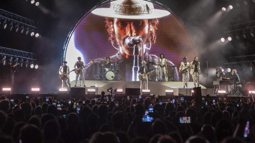 Leiva abre su gira en Toledo con un rock 'Gigante' que hace vibrar a 5.000 espectadores