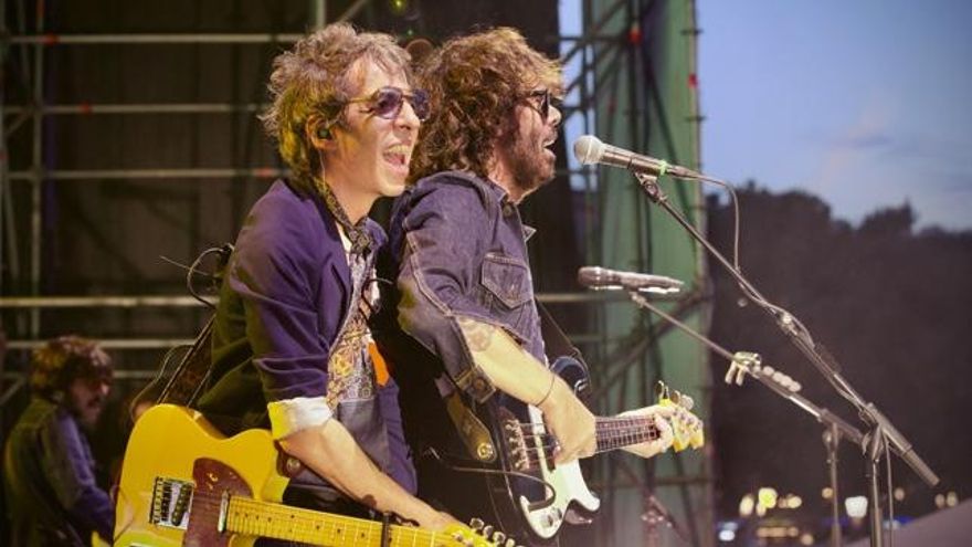 El folklore de Júlia Colom y el indie-pop de Sidonie animan la primera jornada del Festival de las Ideas y la Cultura