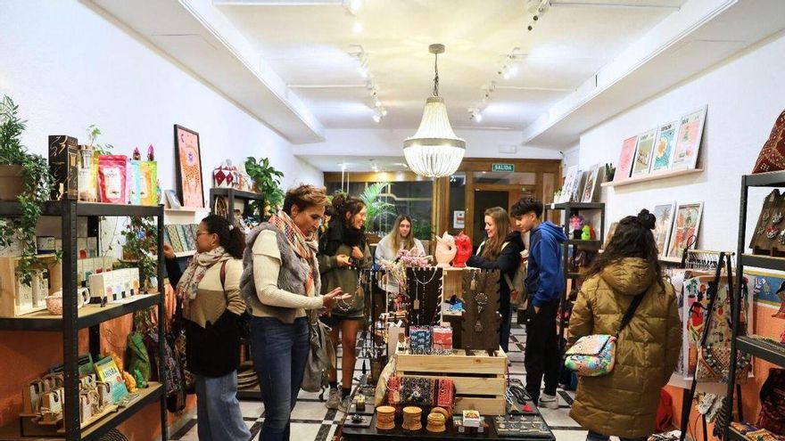 El renacer del comercio en el Barrio Húmedo: las nuevas aperturas de tiendas modernizan la zona de bares de León