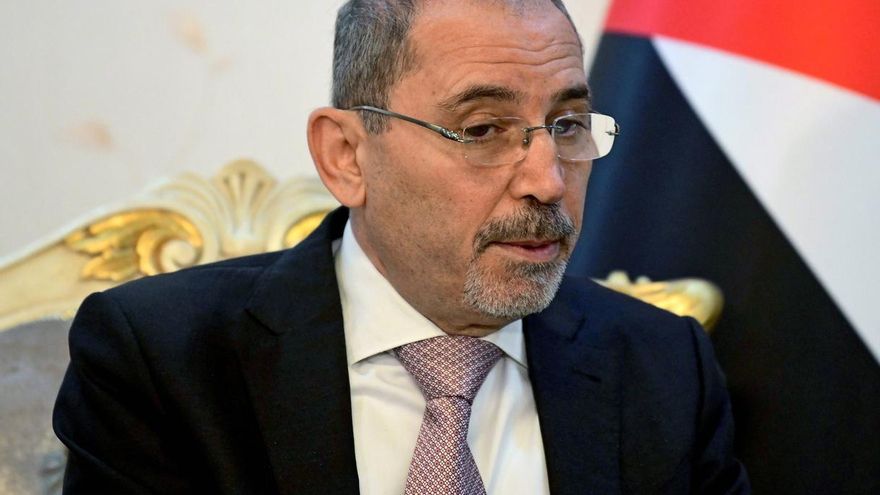 Los ministros de Asuntos Exteriores y Expatriados de Jordania, Ayman Safadi (en la imagen), y de Cooperación al Desarrollo de Suecia, Peter Eriksson, han presidido hoy la Conferencia de Donantes de la Agencia de Naciones Unidas para los Refugiados Palestinos en Oriente Medio.