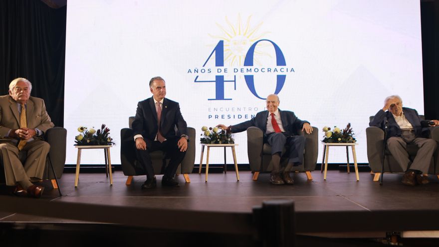 Uruguay reúne a sus presidentes para celebrar 40 años de democracia