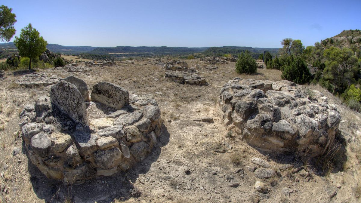 Túmulos íberos en la Necrópolis de El Cascarujo.