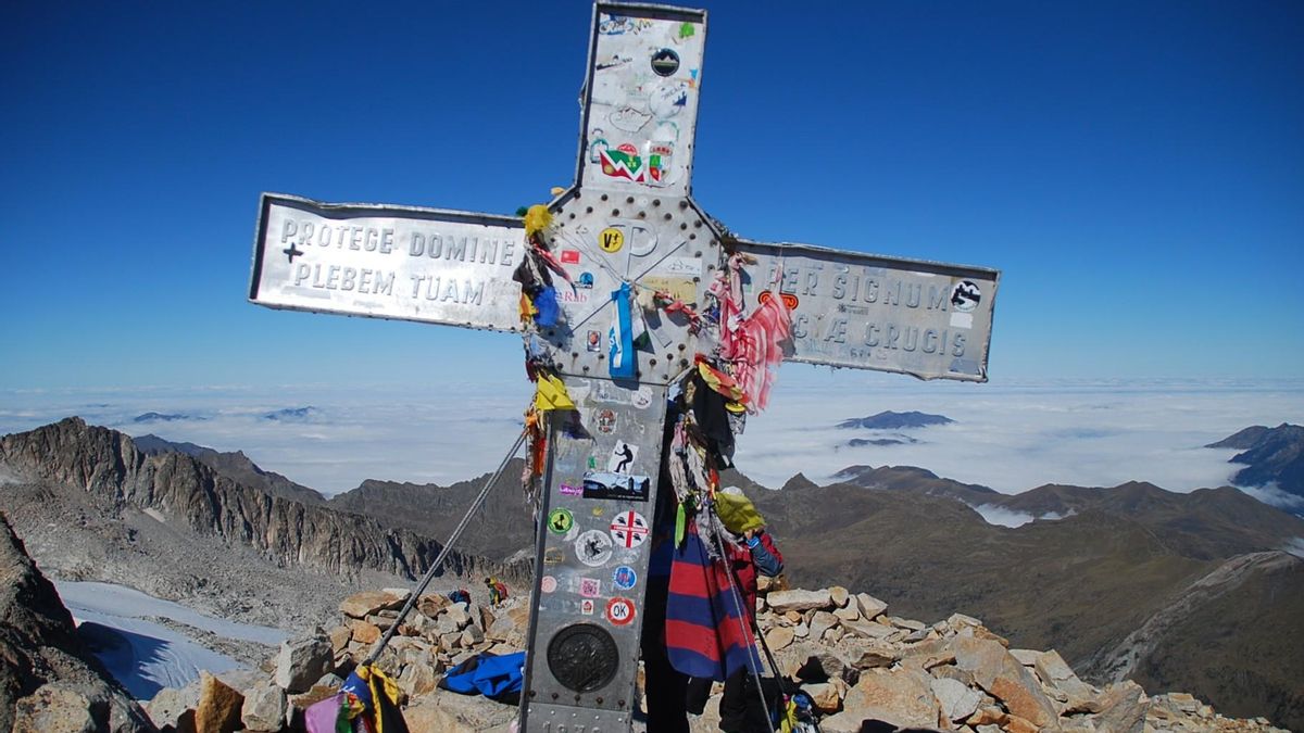 La desaparición de la cruz del Aneto agita el debate en la montaña: "El cristianismo procura dejar su marca en las cumbres"