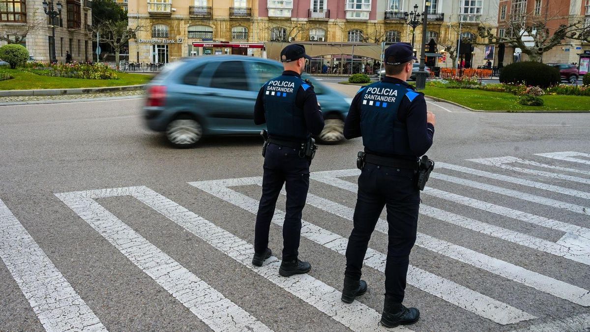El Ayuntamiento de Santander reconoce que la policía local investigada en El Bocal solo recibió dos horas de formación en emergencias en 2017