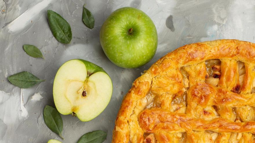 La receta típica italiana de frittata de manzana que puedes preparar fácilmente cuando tengas antojo de dulce