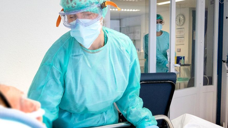 Los contagios en Castilla-La Mancha siguen por encima de los 5.000 diarios y hay nueve fallecidos más el último día