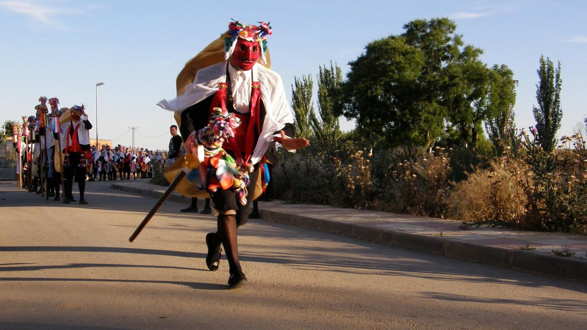 La carrera del Pecado Mayor en la festividad de Pecados y Danzantes de Camuñas