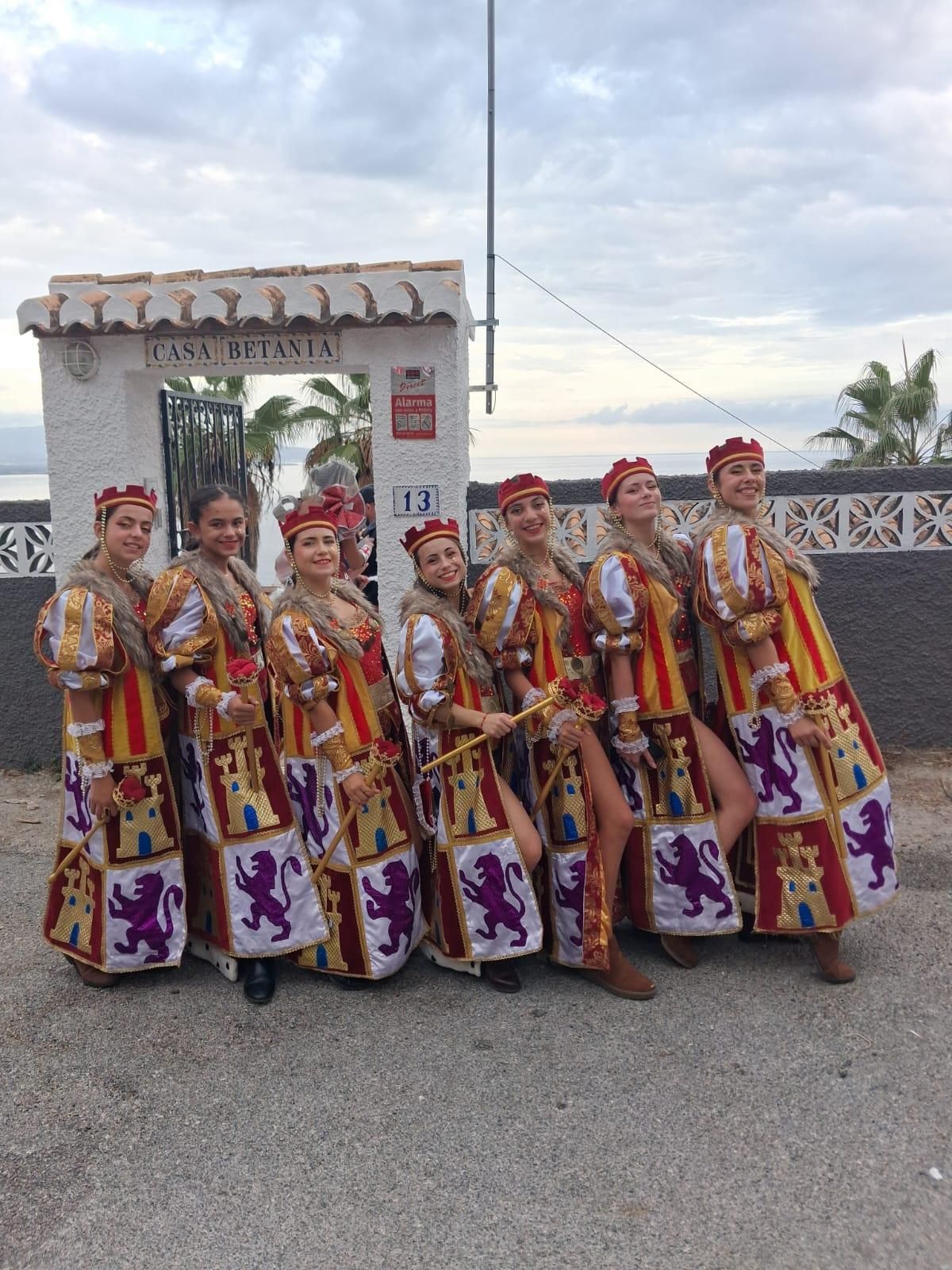 Los Perchas de Mota del Cuervo se han desplazado a Almuñécar para participar en un desfile histórico