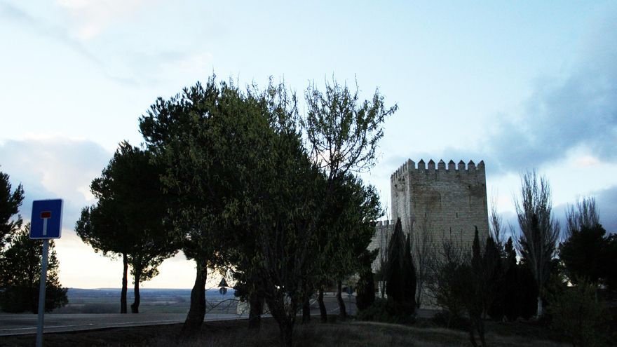 Acceso a la fortaleza de Monzón de Campos