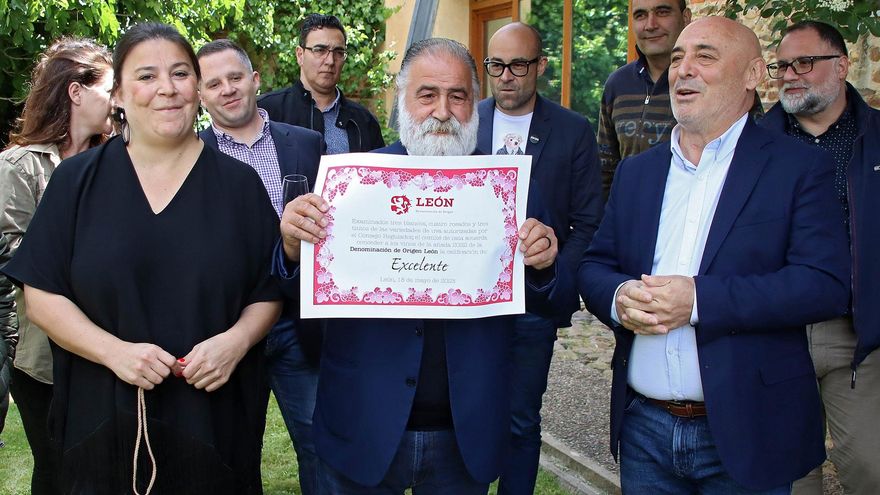 El periodista gastronómico Javier Pérez Andrés, con la distinción de excelencia.