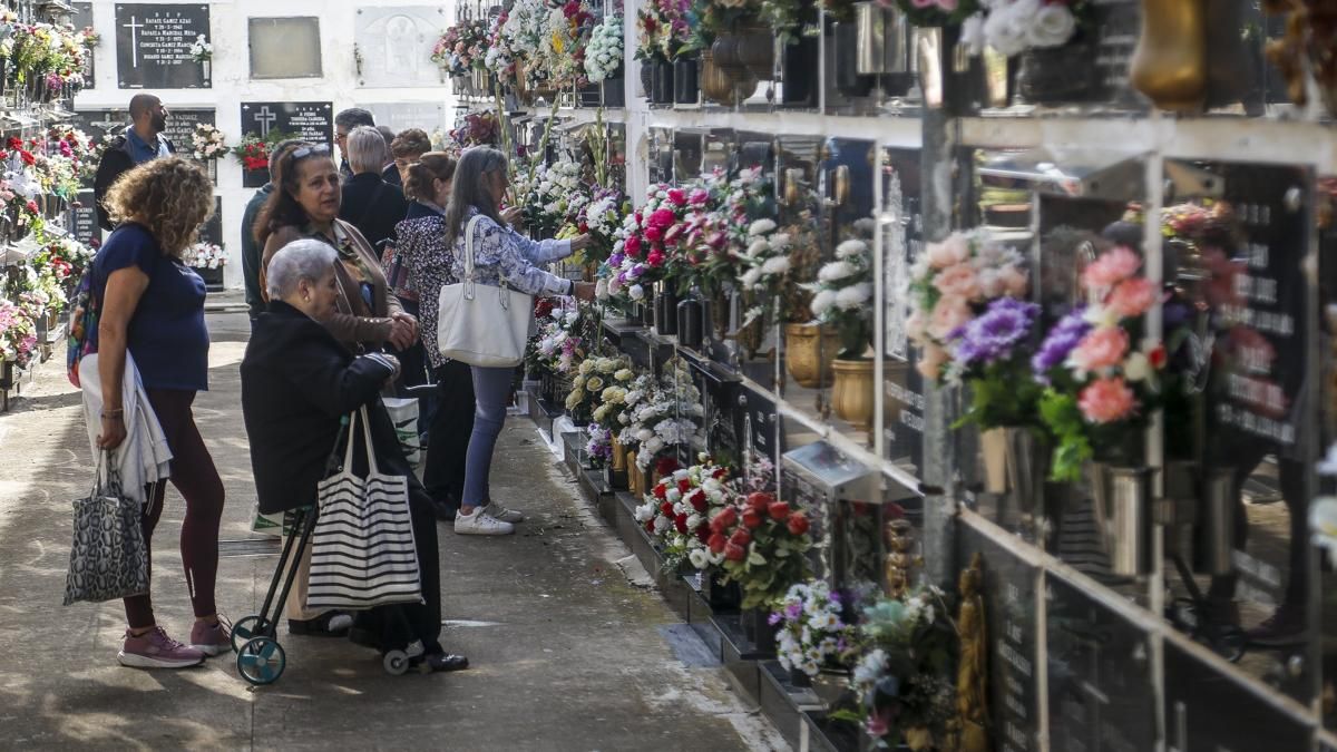 Día de Todos los Santos en el cementerio de San Rafael