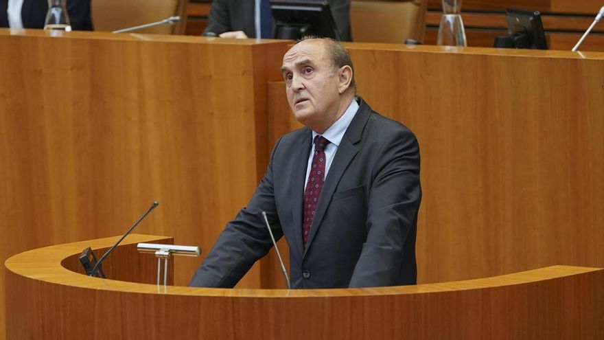 El Procurador del Común defiende su vigencia en funciones durante casi tres años y no lo considera "ilegal"