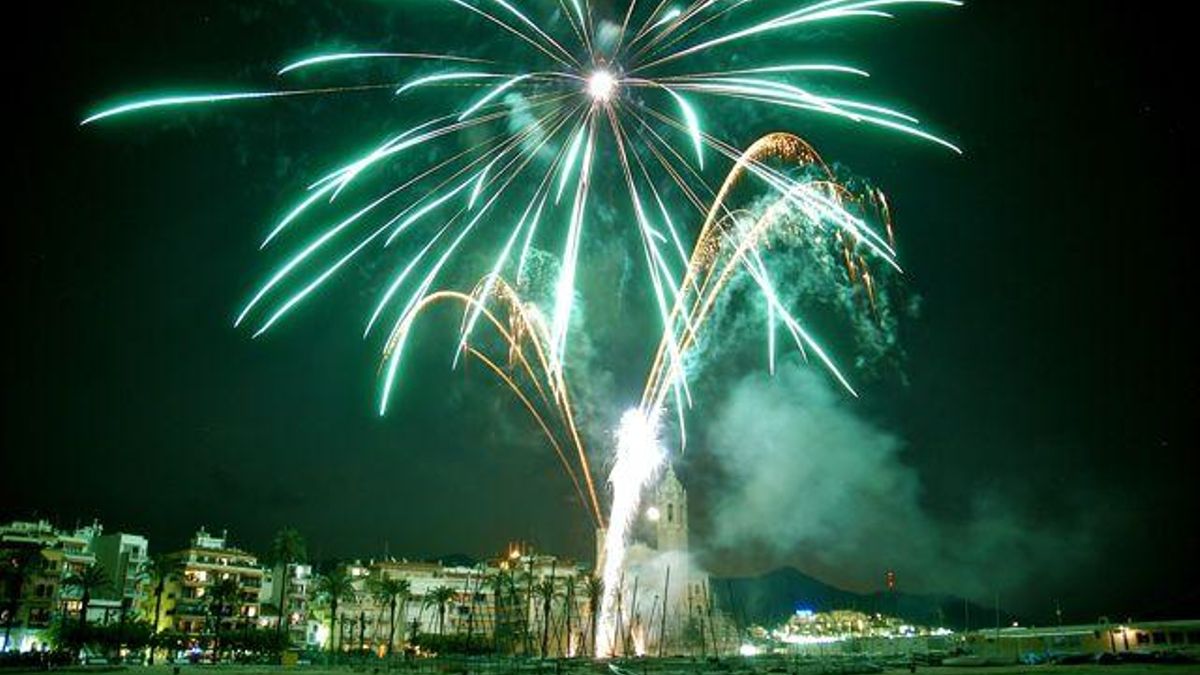 La fiesta mayor de 'Sant Bartomeu' de Sitges: cuando el vecindario lleva la batuta