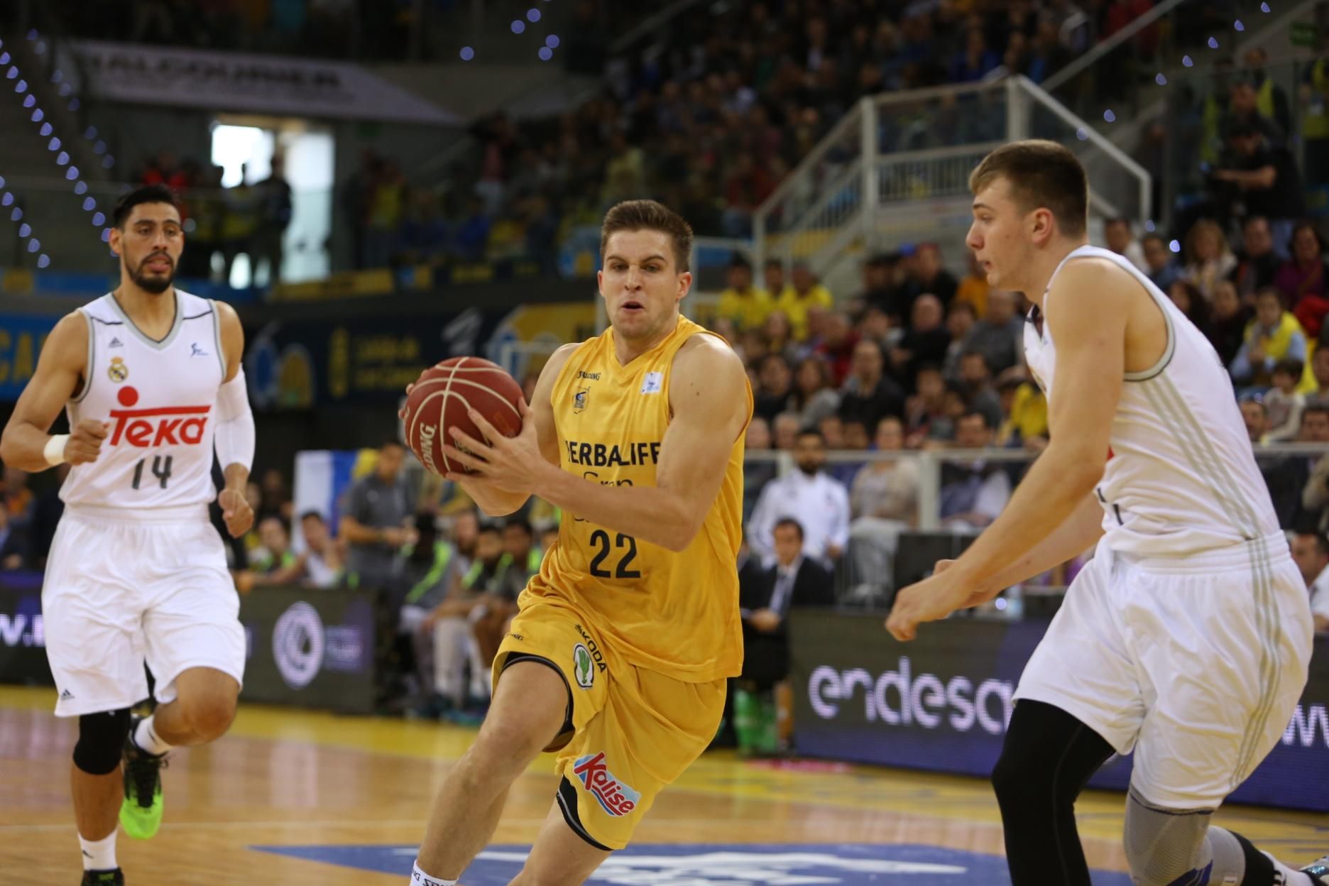 Partido entre el Herbalife Gran Canaria y el Real Madrid. (Alejandro Ramos).