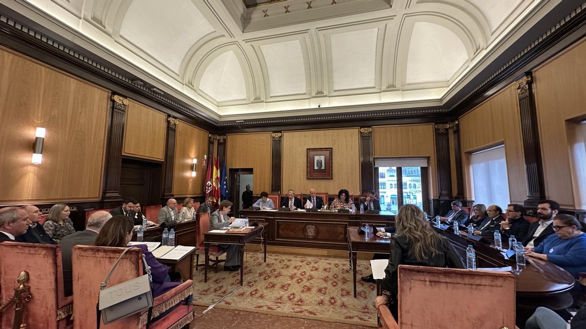 La Junta autoriza la reforma integral del Salón de Plenos del Ayuntamiento de León y obras en la Real Colegiata de San Isidoro