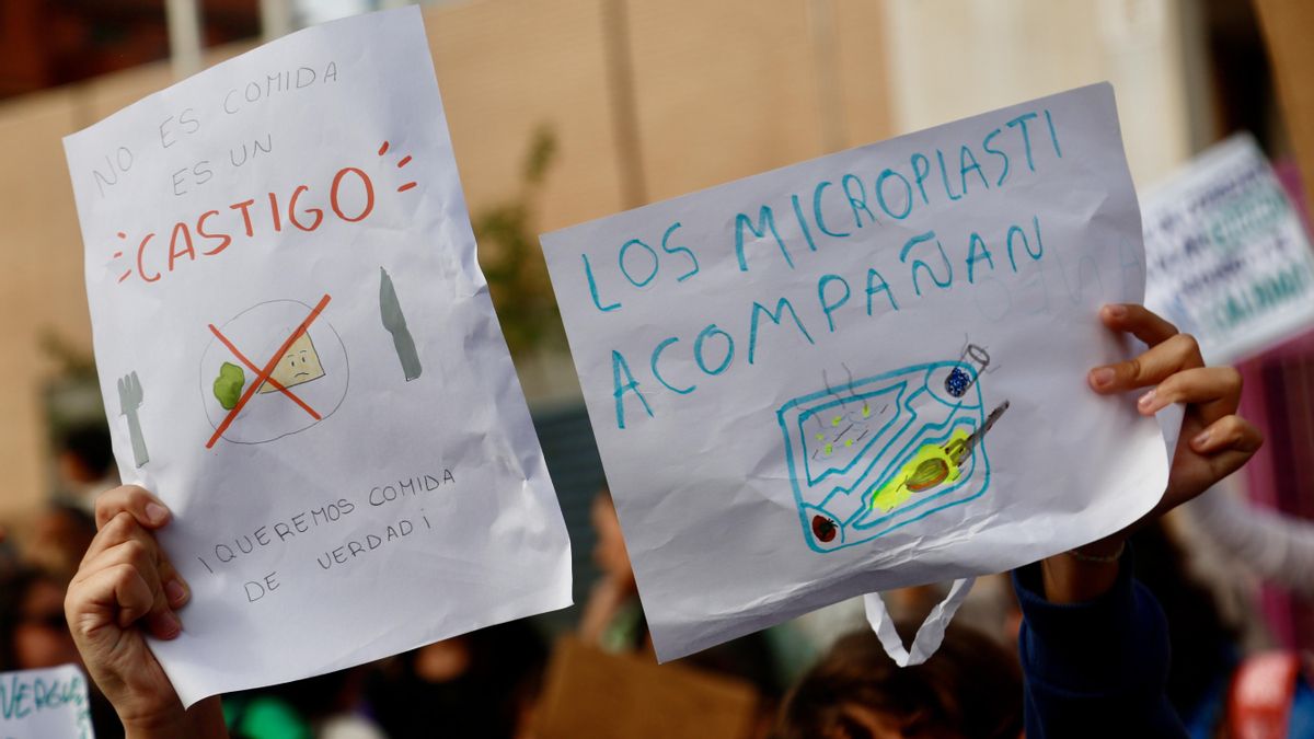 Protesta por el comedor en el CEIP Noreña de Córdoba