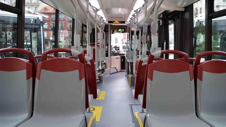 El interior de un autobús de Auvasa en Valladolid.