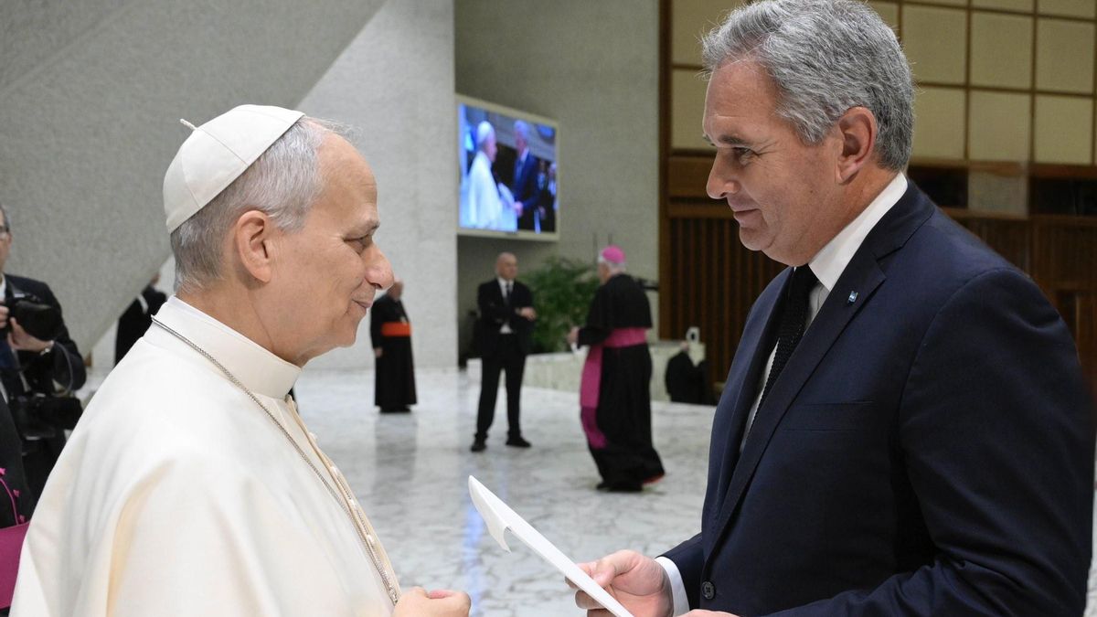 El canciller Pablo Quirno invitó al papa León XIV para que visite la Argentina