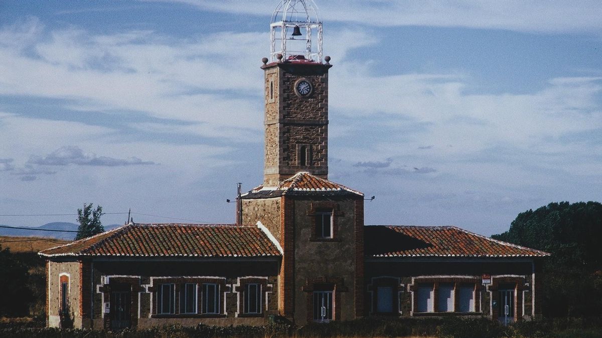 El pueblo maragato que celebra el centenario de sus escuelas, levantadas por los vecinos con carros, donaciones y trabajo comunal