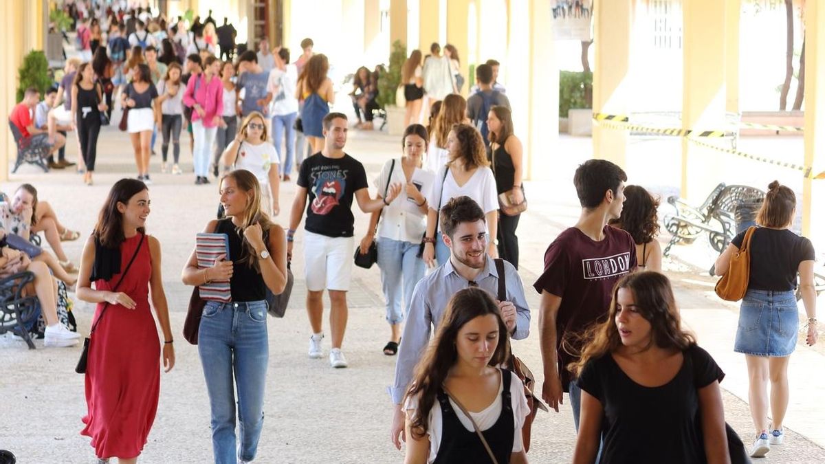 Junta y universidades públicas acuerdan mantener la docencia 'on line' hasta finalizar el curso