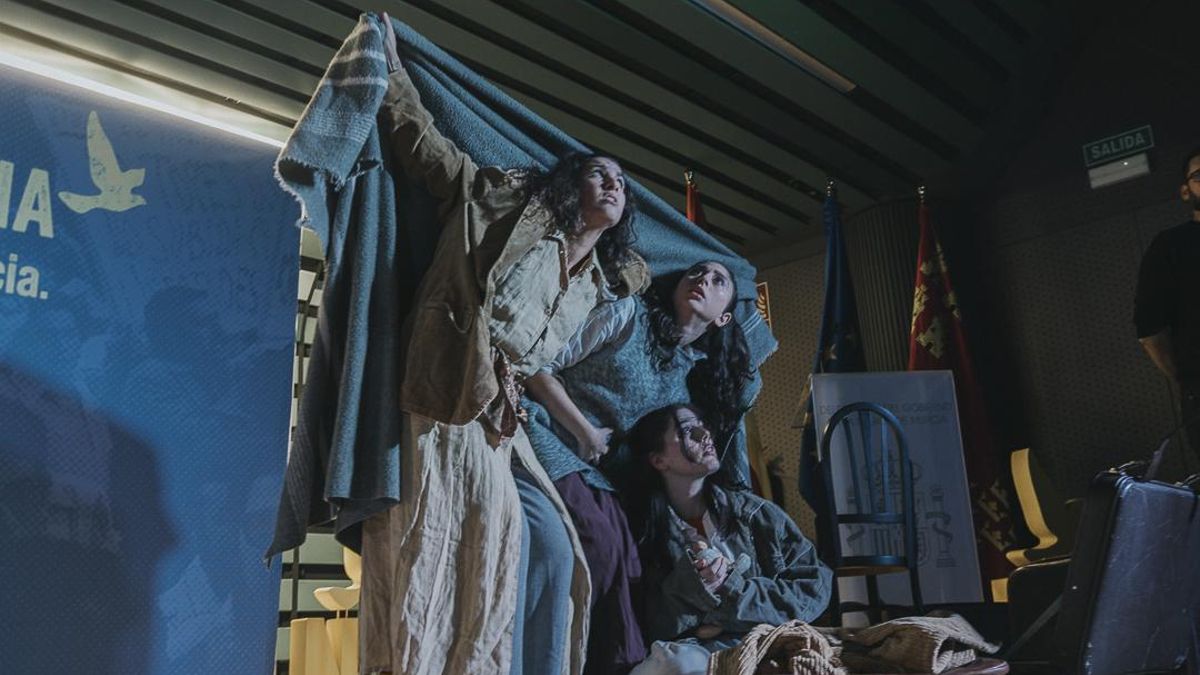 Escena de la interpretación de Physical Collage