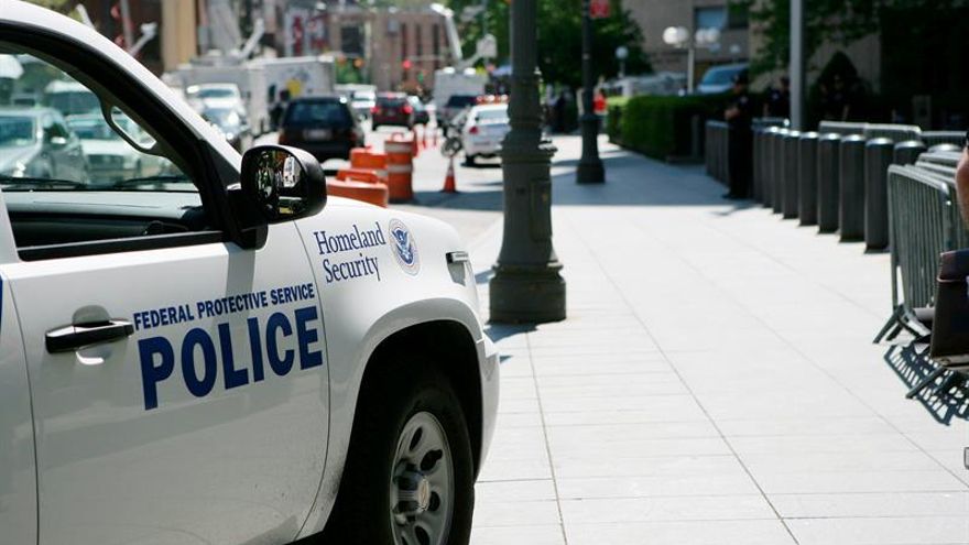 Hallados 8 muertos y 20 heridos, al parecer inmigrantes, en un camión en EEUU