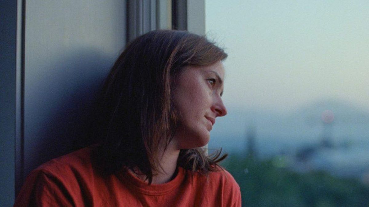 Renate Reinsve en un fotograma de 'Valor sentimental'.