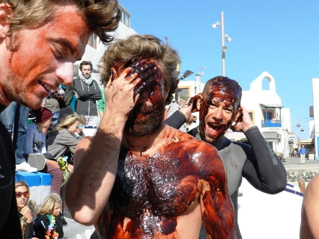 "La ola es nuestra, no de Repsol". @canariasnoseven