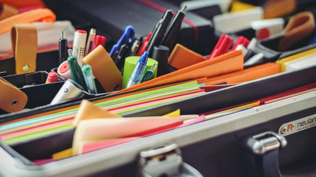 A veces se desperdicia la oportunidad de que los hermanos más pequeños hereden uniformes, libros o estuches de los mayores