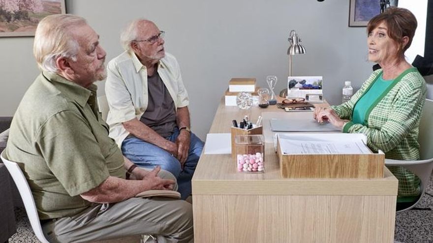 Brian Cox, Bruce Dern y Verónica Forqué en 'Remember Me' (2019)