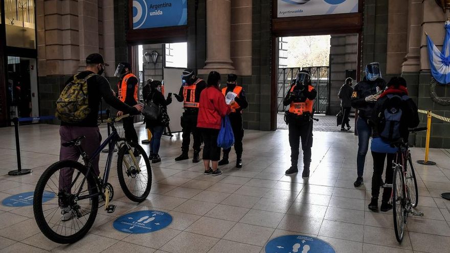 Una a una, todas las restricciones que anunció el Presidente hasta el 21 de mayo