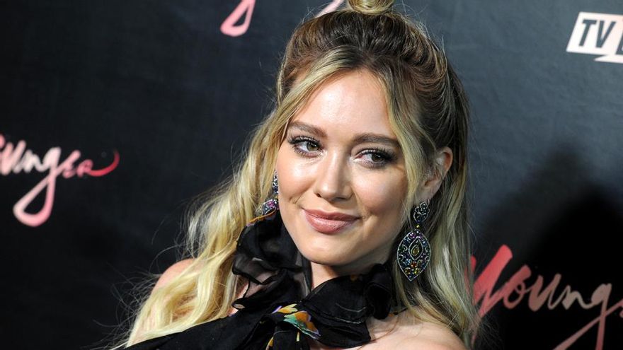 El spin-off de 'Cómo conocí a vuestra madre' comparte las primeras imágenes de su reparto, con Hilary Duff al frente