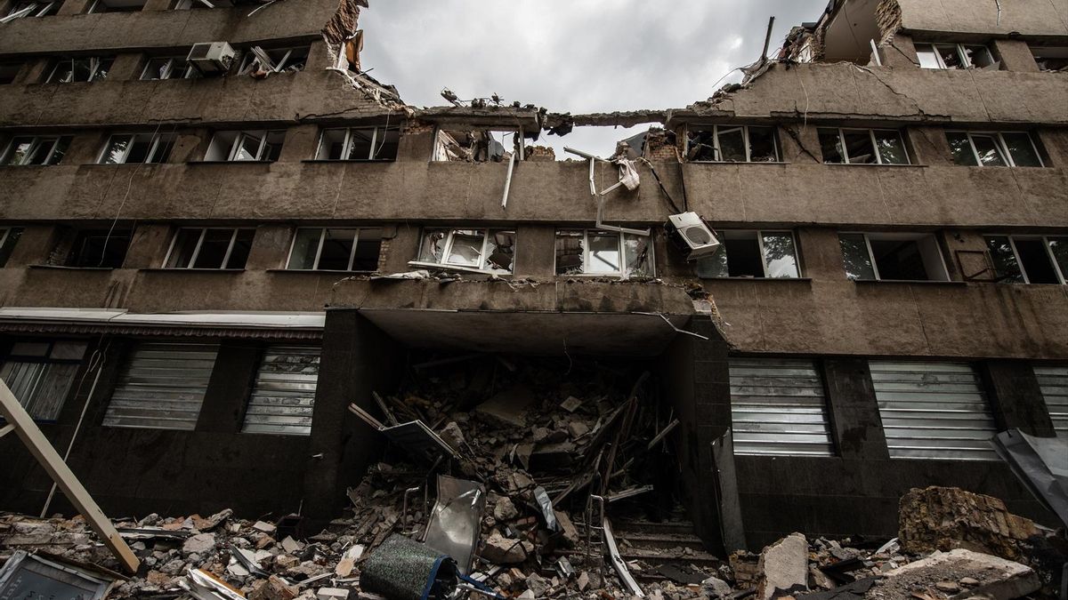 La Universidad de Mikolaiv, Ucrania, destruida tras el ataque de un cohete ruso, 17 de julio de 2022.