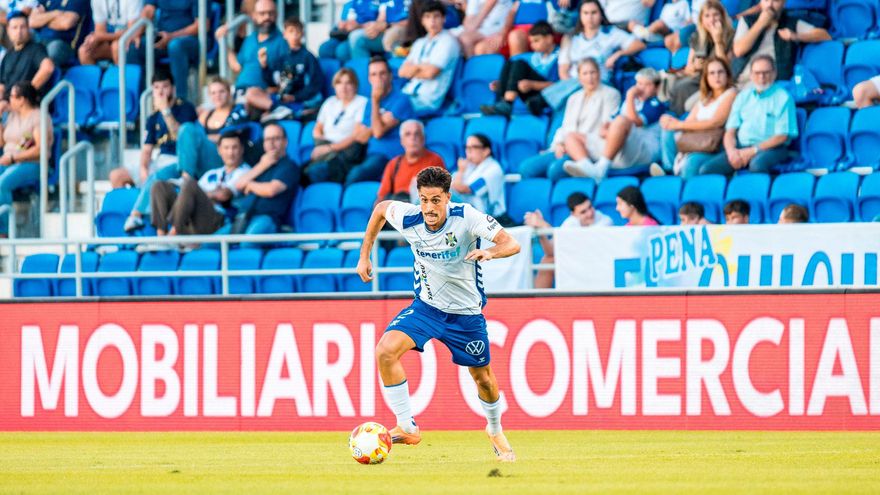 El Tenerife vuelve a atascarse entre la indefinición