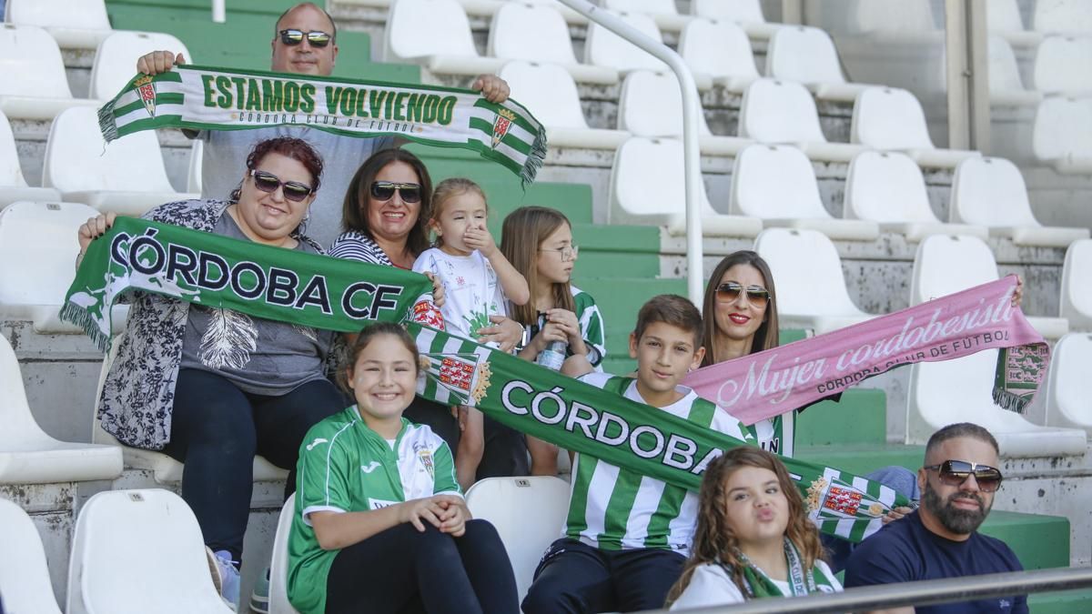 Grada Blanquiverde del Córdoba CF - SD Eibar