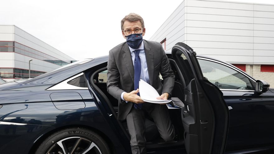 Alberto Núñez Feijóo bajando de su coche en una imagen de archivo.