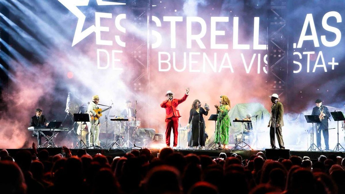 Estrellas de Buenavista +  en el concierto celebrado en Breña Alta que puso el broche de oro a la III edición del festival ‘La Palma Blue Experience’.