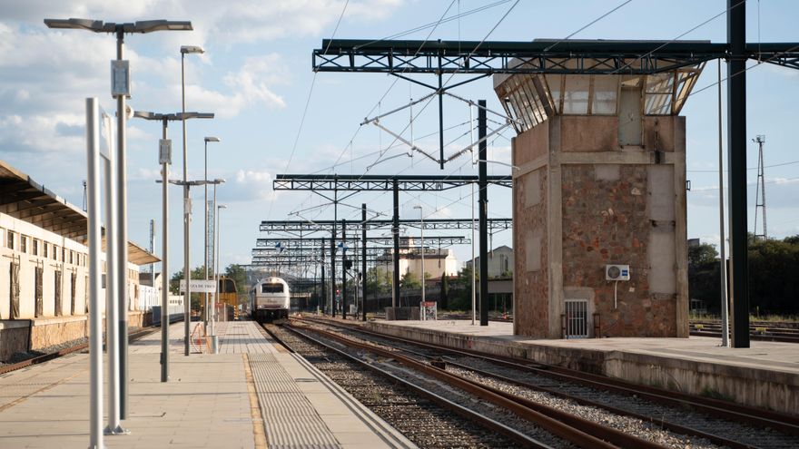 Arreglos de vías y andenes en Cáceres y Mérida cambian el horario de trenes con Madrid